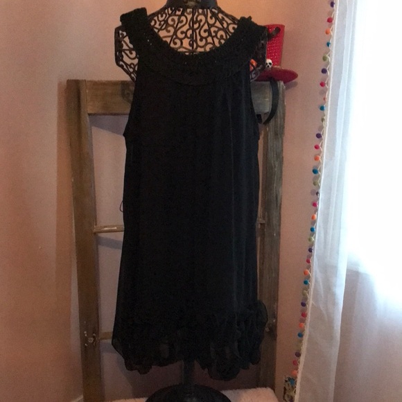 Black mini dress size medium - Picture 1 of 6